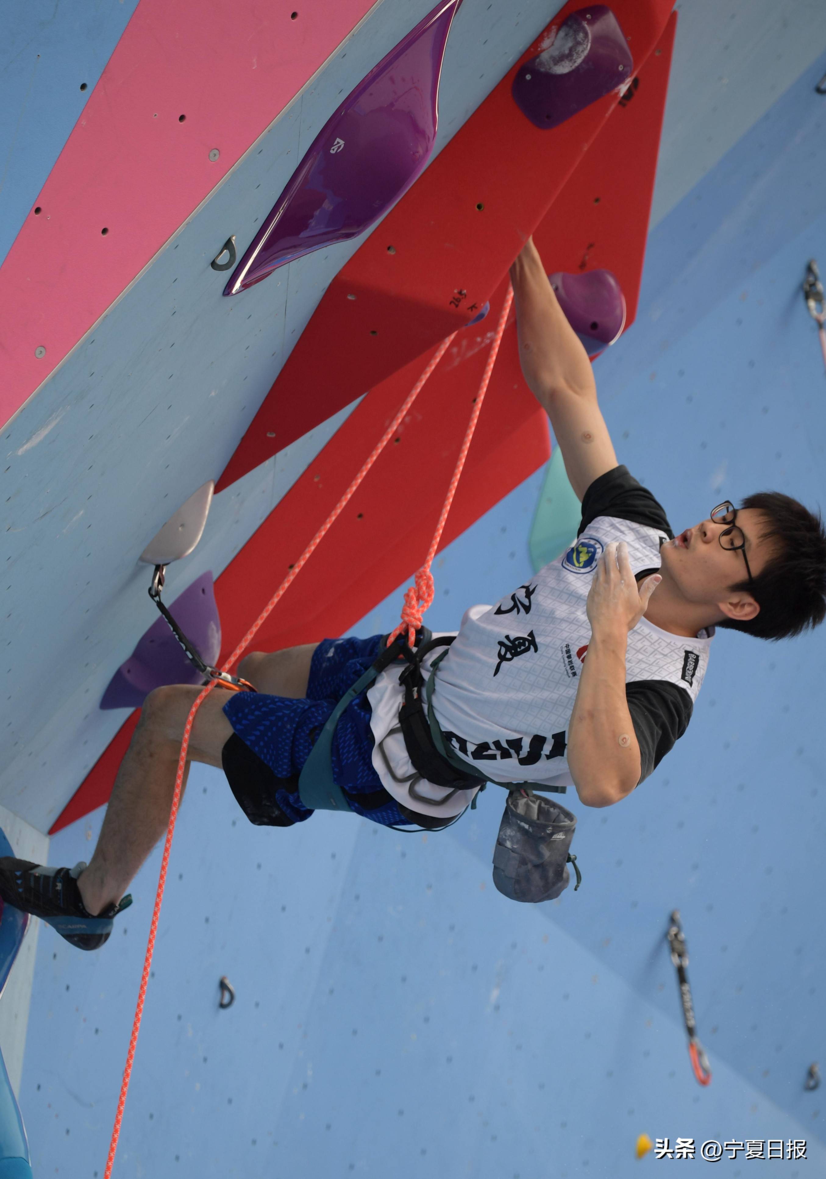 开云体育在线-宁夏队在比赛中击败对手，挺进下一轮