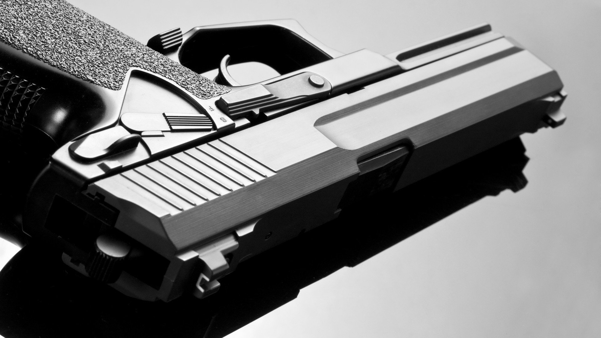 欧冠夜变奏曲,从背锅侠到指挥家,阿拉巴的救赎独幕剧